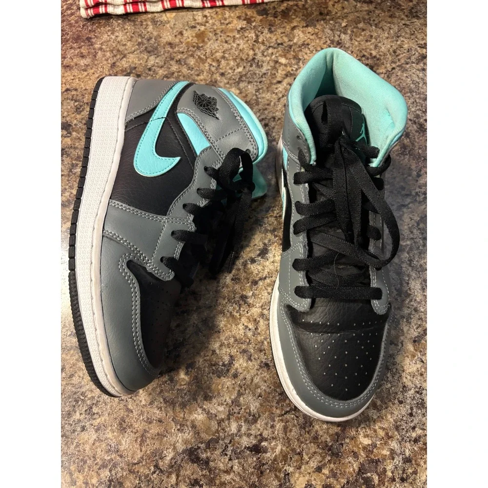 Nike Air Jordan 1 Mid Tropical Twist Black Wolf Grey Teal 554725-063 Kids 6Y